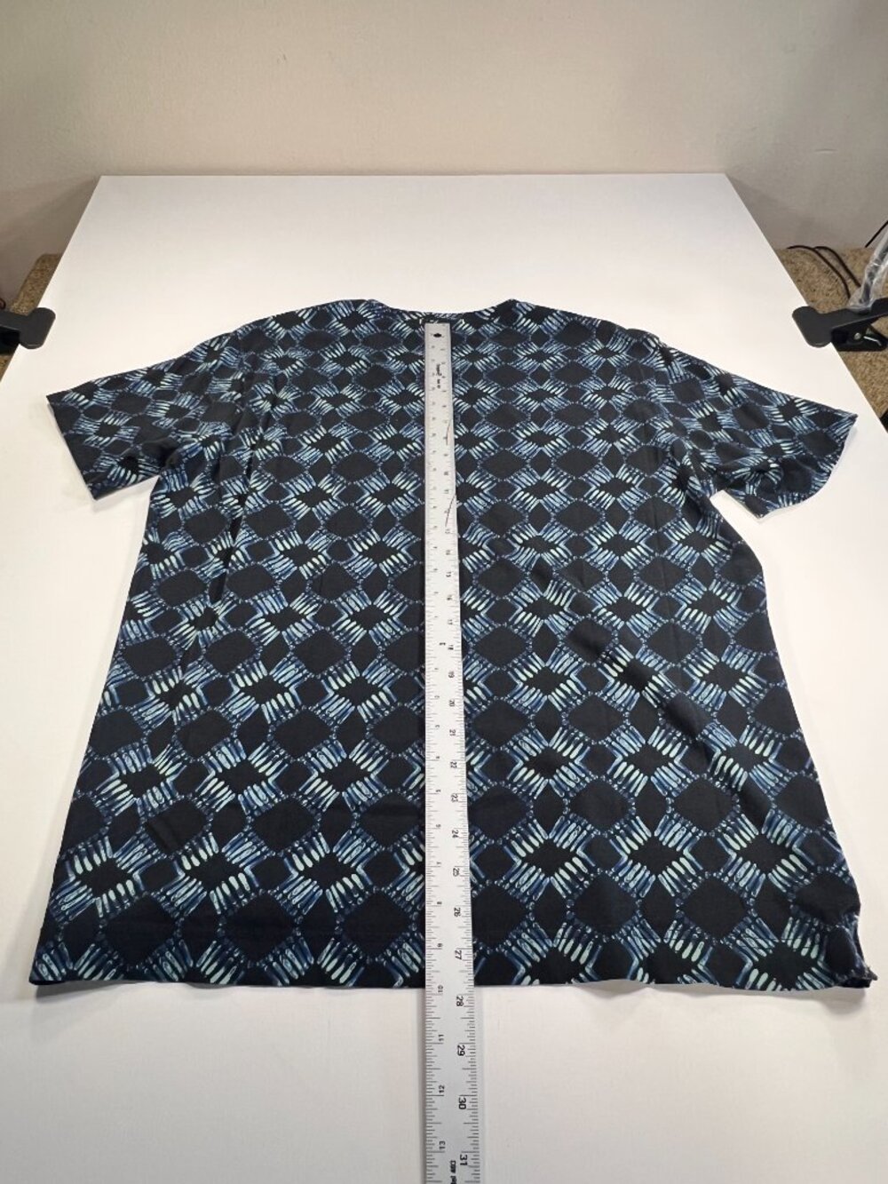 🔥 Authentic Robert Graham Statement Graphic Tee 🔥 - Picture 7 of 10